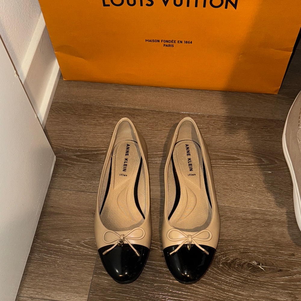 Anne Klein Black and Cream Cap-Toe ballerina Flats